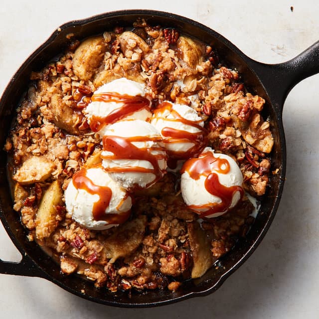 Skillet Caramel-Apple Crisp